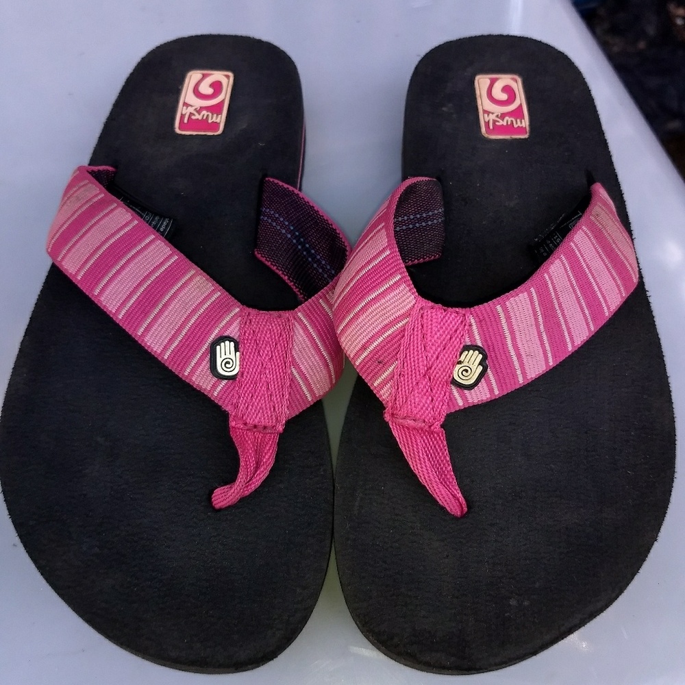 Teva girls flip flops